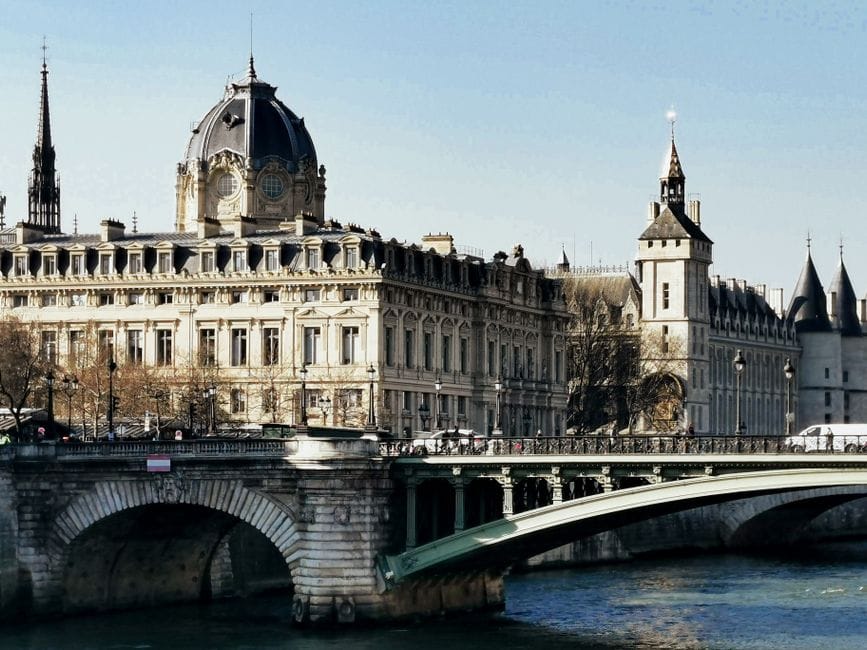 París - EUROEXPRESS